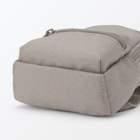 無印良品 ミニ 撥水リュックサック ダークベージュ タテ１２×ヨコ９×マチ４．５ｃｍ 良品計画