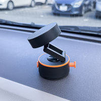 MagSafe対応 車載ホルダー ダッシュボード用 真空吸着固定 Cタイプ ブラック MagSafe非対応機種・ケースも使える 車体固定補助（直送品）