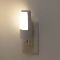 ヤザワコーポレーション コンセント式明暗ナイトライト調色・回転タイプ NASC75WH 1個