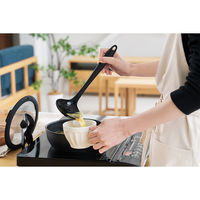 パール金属 TOUCH st シリコーンシェル型お玉<大>(BLACK) G-5109 1個（直送品）