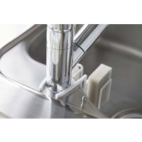 tower（タワー） 蛇口にかけるスポンジ&ブラシホルダー ホワイト 1個 山崎実業 キッチン収納