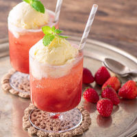 久世福商店 牛乳と混ぜる いちごミルクの素290ml 1本