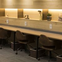 サンワサプライ 埋込USB給電用コンセント 5V 2.4A (1ポート用) ホワイト TAP-KJUSB1W 1個