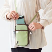 リヒトラブ にゃんシーン ショルダーポーチ ビスケットベージュ A2225-16 1個