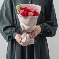 アデリー ホシファーム　フリルブーケ　ニュアンスレッド８本＆ホテルオークラ　プチケーキ４個 FMX-05B 1箱（直送品）