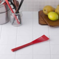 貝印 フライ返し O.E.C. 脇雅世 ハンディー・ターナー レッド 295119 1個（直送品）