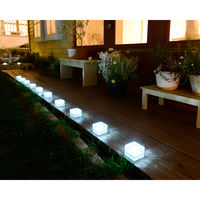 YAMAZEN LEDガーデンブリツクソーラーライト WLL-1026(WH)* 1台