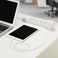 ヤザワコーポレーション 雷ガード付フロントタップ型2AC+2USB 2.1A ホワイト Y02FSK400WH2U 1個