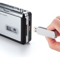 サンワダイレクト カセットテープ変換プレーヤー（録音・MP3変換・デジタル化・USB保存） 400-MEDI016 1個（直送品）