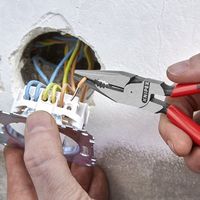 エスコ 145mm ニードルノーズペンチ EA537LB-8 1本（直送品）