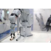 OnRobot 汎用2指グリッパー RG2 1個（直送品）