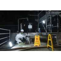 アイリスオーヤマ LED置き型投光器 AC式 2000lm LWT-2000BAH2 1個