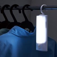 内海産業 フック付き人感センサーライト 2375271 1個（直送品）