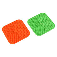 ルークラン フードボウル 早食い防止 ループ リックマット スクエア シリコン 犬 猫 ペット グリーン 447596 1個（直送品）