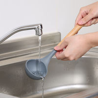 【均一価格】シリコンキッチンツール おたま 37770 1個 シリコーン レードル 木製 不二貿易