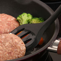 【均一価格】オールシリコンキッチンツール ターナー BK 15780 1個 シリコーン フライ返し KUKKA2021 不二貿易