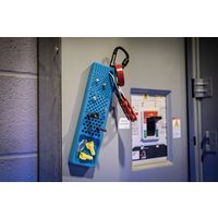 ボルトスター 整備現場 作業現場向け シリコン製 ボルト・ビス紛失防止用ホルダーシート 203×50mm カラビナ付 ブルー BTSー100（直送品）