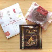 お年賀・お正月プチギフト　有精卵たっぷりマドレーヌと丸福ドリップ珈琲　NYO-003-35　1セット(35個)（直送品）