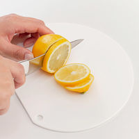 なめらか抗菌まな板 アイボリーホワイト NC-IW 1個 まな板 刃当たり ゴム感覚  抗菌剤練り込み かまぼこ型 伊原企販