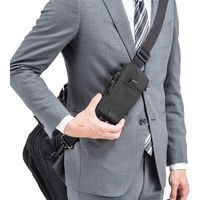 サンワダイレクト リュックベルト用スマホポーチ（ベルト取付・3通り設置可能・ブラック） 200-BAGOP1BK 1個（直送品）