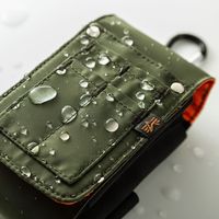 サンワダイレクト スマホ・iPhone収納ポーチ（カラビナ付・アルファデザイン・ダブルタイプ・モバイルバッテリーケース・デジカメ収納・カーキ） 1個（直送品）