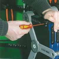 エスコ 12 x125mm [Nut]ドライバー(絶縁) EA565BC-12A 1本（直送品）