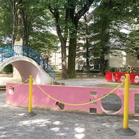 エスコ 300x870mm チェーンスタンド(チェーン内蔵/白/2本) EA983FT-382 1組（直送品）