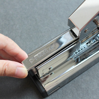 プラス　ホッチキス　ST-003E　（直送品）