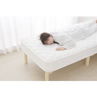 アイリスオーヤマ 脚付きコイルマットレス　AMT-P95　ホワイト　1台（直送品）