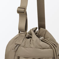 無印良品 撥水 中わた入り 巾着バッグ キャメル タテ３４×ヨコ２４×マチ２４ｃｍ 良品計画