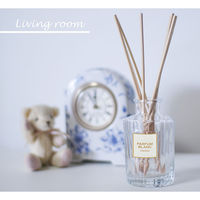 サワデー香るスティック 芳香剤 部屋用 パルファム スパークリングゴールド 詰め替え用 ルームフレグランス 70ml×3個 小林製薬