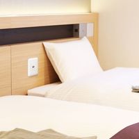 サンワサプライ 埋込USB給電用コンセント 5V 2.4A (1ポート用) ホワイト TAP-KJUSB1W 1個