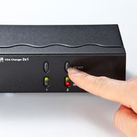 サンワサプライ ディスプレイ切替器(ミニD-sub(HD)15pin用)・2回路 SW-EV2N2 1個