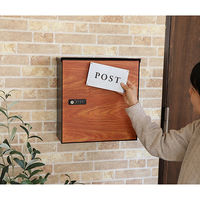 【軒先渡し】ヤマソロ アーブル 木目壁掛けポスト 幅355×奥行150×高さ370mm ナチュラル 73-090 1台（直送品）