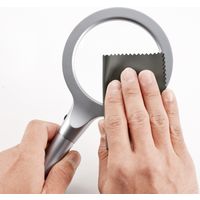 サンワダイレクト 手持ちルーペ（拡大鏡・LEDライト12個付・2.4倍＆4倍・シルバー） 400-LPE004 1個（直送品）