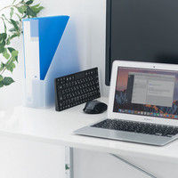 サンワダイレクト 充電式ワイヤレスキーボード （静音・コンパクト・薄型・テンキーレス・日本語配列） 400-SKB055 1個（直送品）