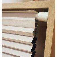 大湖産業 遮光・UVカットの小窓用断熱スクリーン 幅590×高さ1350mm ブルー NH-3203M 突っ張り棒付き 1本（直送品）