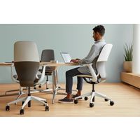 くろがね工作所 Steelcase SILQチェア アーム付 シーガル/カーボンメタリック グレージュ 418A000SC-F2（5W47） 1脚（直送品）