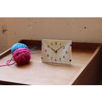 ノア精密 テーブルクロック：ヒーリングステラ 置き時計 [スイープ] 100×140×43mm W-712 WH-Z 1個（直送品）