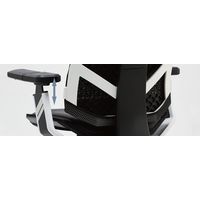 【軒先渡し】関家具 WINcase ゲーミングチェア Type-B(タイプビー) ホワイト 343317 1脚（直送品）