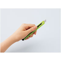 コクヨ カッターナイフ 標準型 全長135mm 刃幅9mm 黄緑 HA-2YG 1セット（20本）