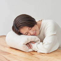 ライフオンプロダクツ あったかキルティングUSB給電式アームピロー アイボリー LCAWA011-IV 1台