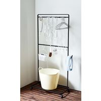 山崎実業 ベランダ収納&掃除道具収納ラック キャスター付き タワー 幅725×奥行350×高さ1410mm ブラック 774347 1個（直送品）