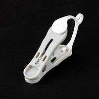 洗濯物が取り込みやすい角ハンガー　24ピンチ １セット（３個）