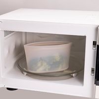 保存容器 シリコーンバッグ 自立型 450ml ベージュグレー 電子レンジ・冷凍・食洗機OK 1セット（1個×5）貝印