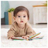 タカラトミー めくってパリパリいないいないばあ布えほん トミカとトム 1個