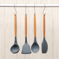 【均一価格】シリコンキッチンツール ターナー 37772 1個 シリコーン フライ返し 木製 不二貿易