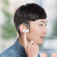 サンワダイレクト Bluetoothイヤホン　マイク搭載（Bluetooth5.0・IPX5防水・軽量・ホワイト） 400-BTSH012W 1個（直送品）
