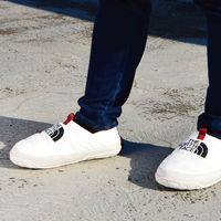 【並行輸入品】【並行輸入品】W NUPTSE MULE 6 nf0a5g2b （KY4）ブラック US8/25.0cm 1点（直送品）