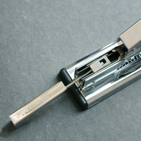 プラス　ホッチキス　ST-003E　（直送品）